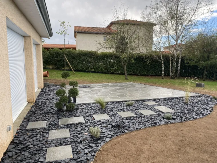 Création d'une terrasse carrelée à saint bonnet les oules , Mornant, Hugot Paysage