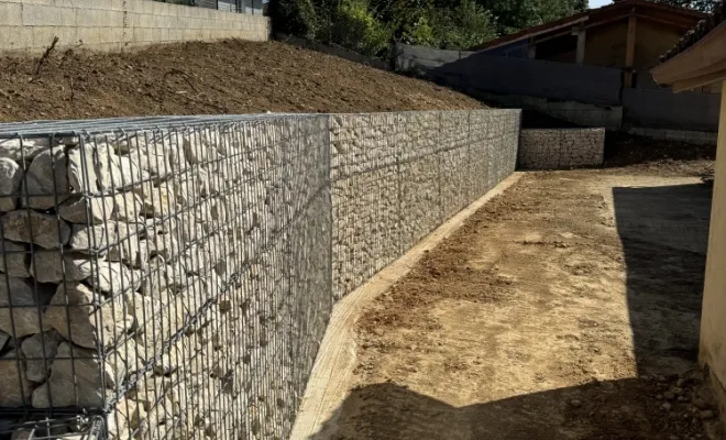 Mur de soutènement pour l’agrandissement d’une terrasse à Vienne, Mornant, Hugot Paysage
