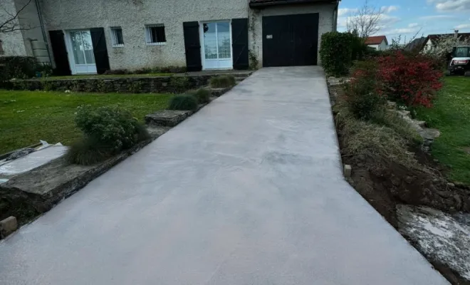 Réfection d’une allée carrossable en béton à Lorette, Mornant, Hugot Paysage
