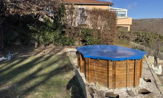 Réalisation d’une terrasse en bois sur la commune de Sorbier , Mornant, Hugot Paysage