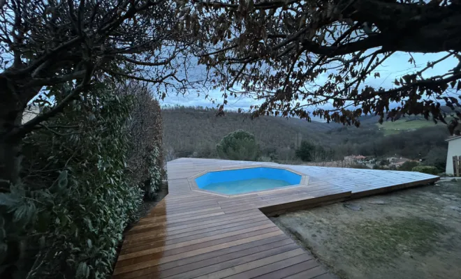 Réalisation d’une terrasse en bois sur la commune de Sorbier , Mornant, Hugot Paysage