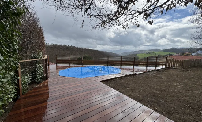 Réalisation d’une terrasse en bois sur la commune de Sorbier , Mornant, Hugot Paysage